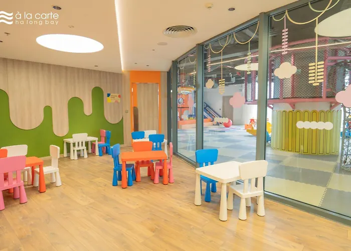 Khách sạn A La Carte Bay Managed By Taseco 5*