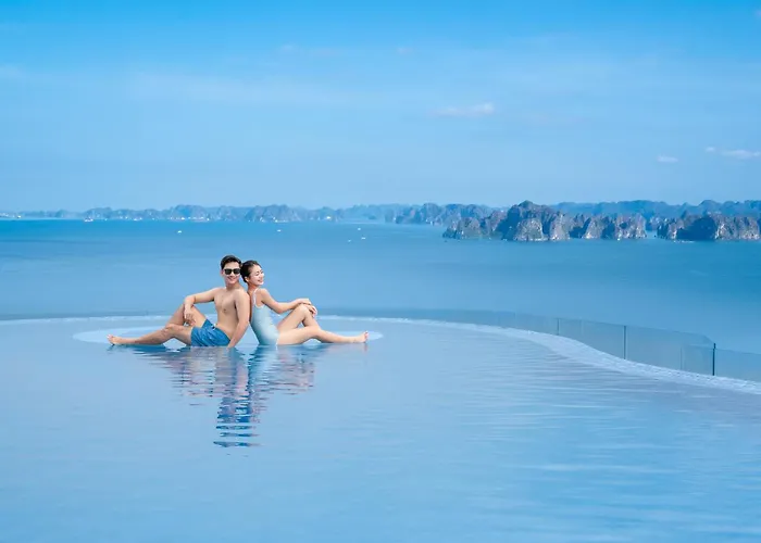 A La Carte Bay Managed By Taseco 5* Hạ Long