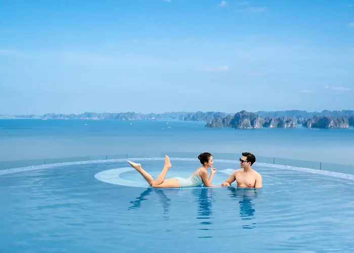 A La Carte Bay Managed By Taseco Khách sạn
